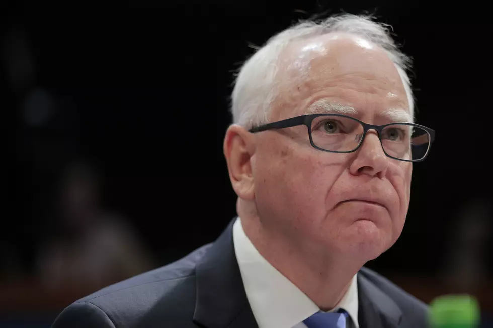 As Federal Probe Widens, Gov. Walz Tells Seattle Crowd He’ll Welcome More Somalis