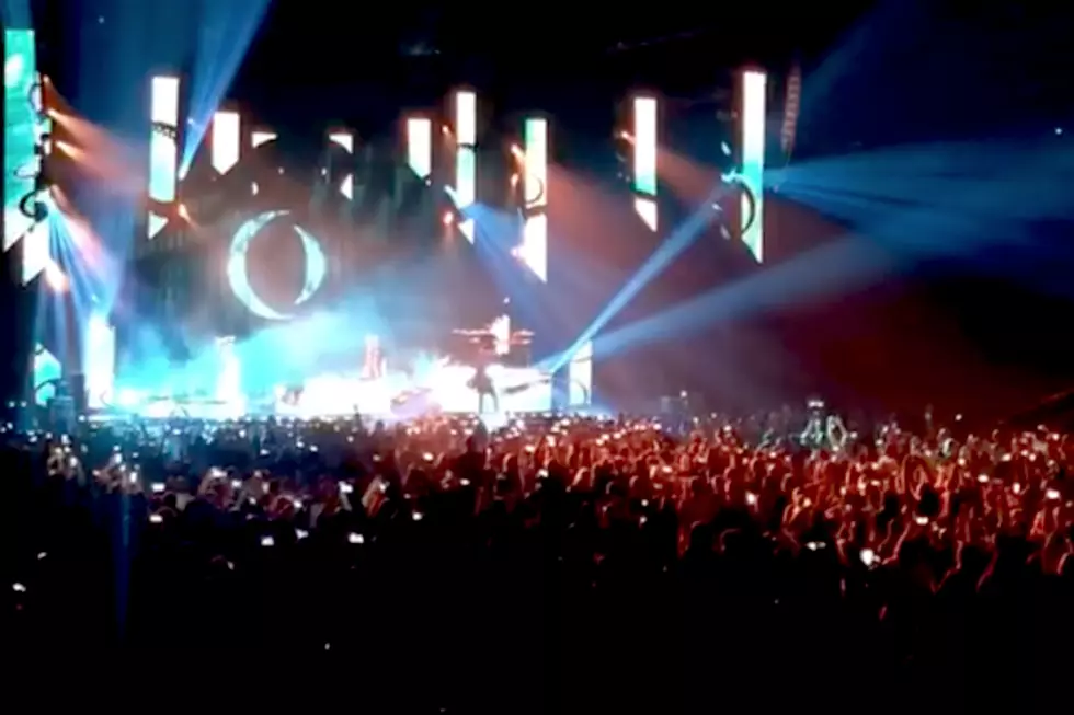 Maynard James Keenan Lifts Cellphone Ban For One A Perfect Circle Song, Crowd Goes Nuts